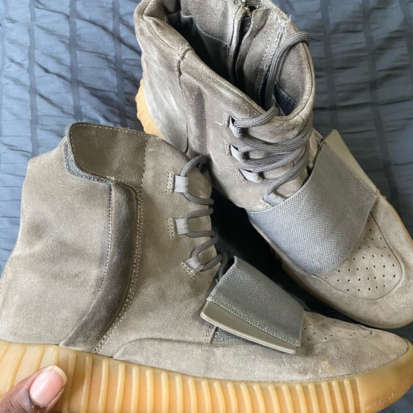 yeezy 750 gum bottom